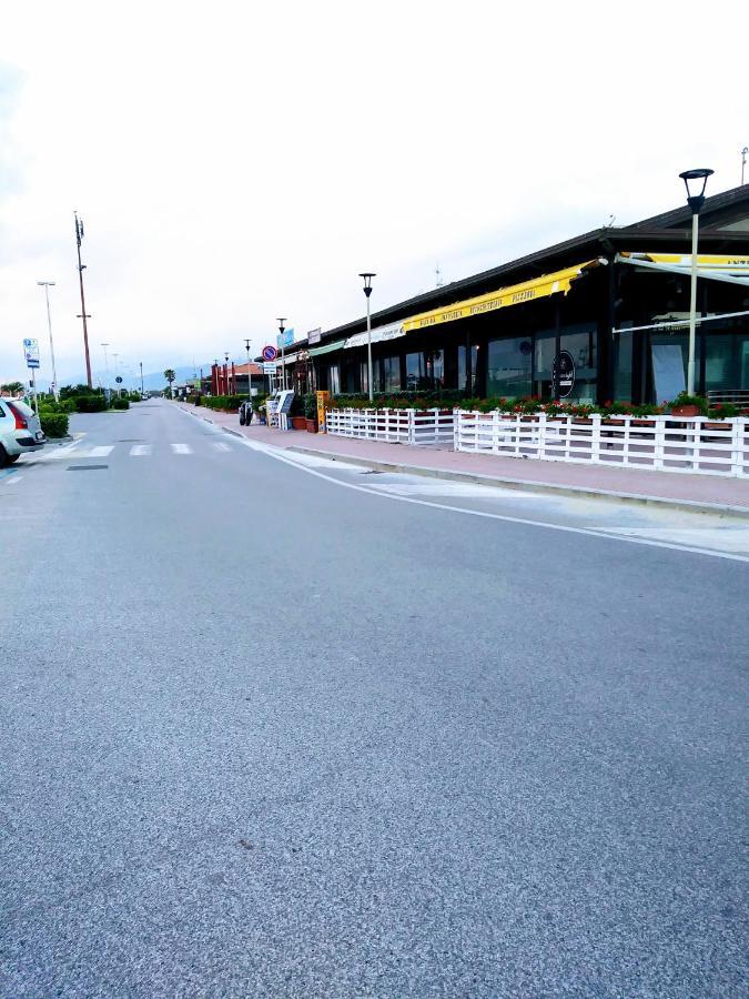 Casa Tonfoni Villa Torre del Lago Puccini Luaran gambar
